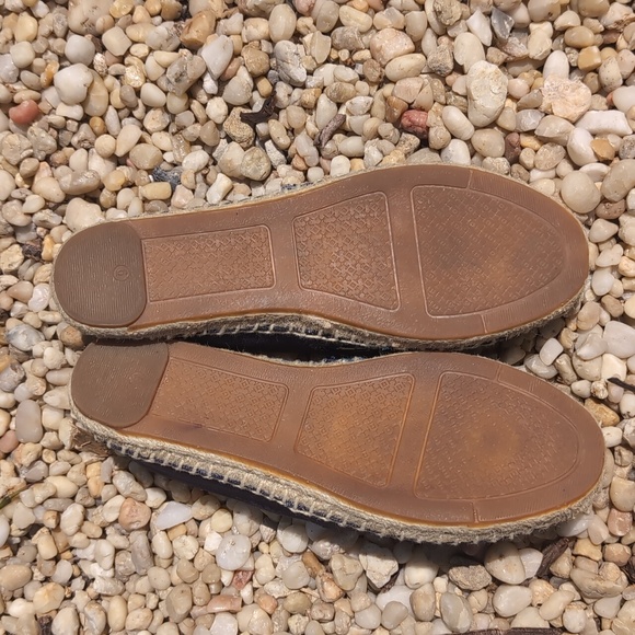 Like New Tory Burch Navy Espadrilles, Sz 6M. - Picture 4 of 7